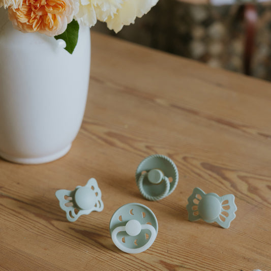 FRIGG Baby's First Pacifier - Confezione da 4 - Moonlight Sailing - Sage