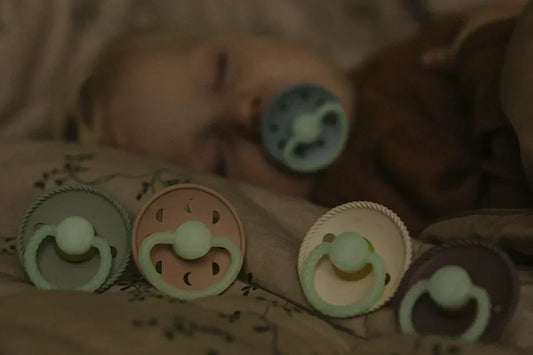 Can babies sleep with a pacifier?