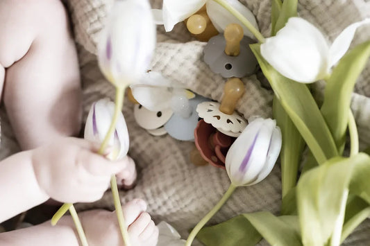 Natural rubber (latex) vs. Silicone pacifiers