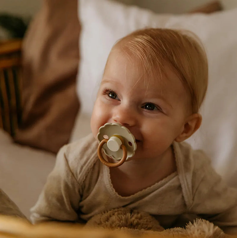 FRIGG Round Pacifier - Daisy Latex Size 1 - Desert