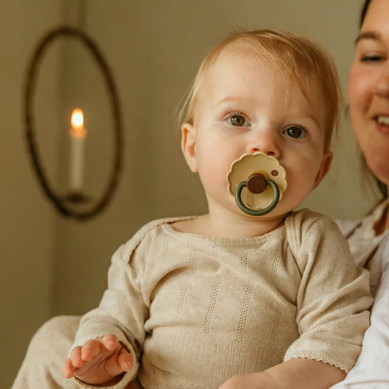 FRIGG Round Pacifier - Daisy Silicone Size 2 - Acorn