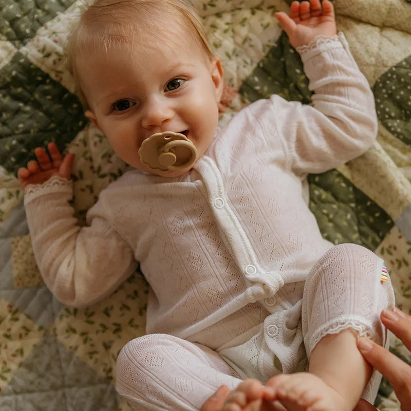 FRIGG Round Pacifier - Daisy Silicone Size 1 - Sandstone