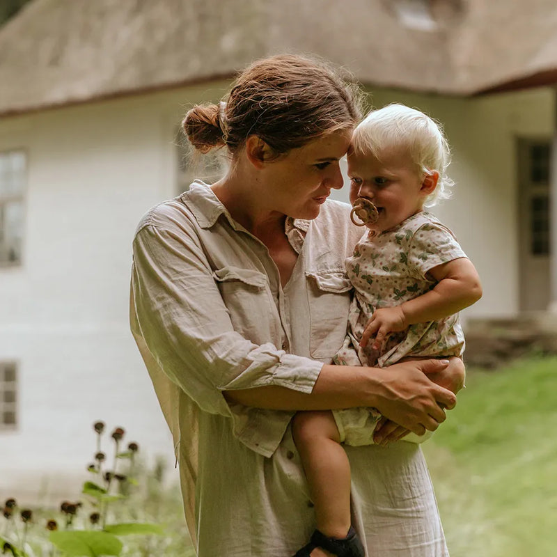 FRIGG Round Pacifier - Fairytale X H.C. Andersen Latex Size 2 - The Princess and the Pea