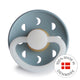 FRIGG Round Pacifier - Moon Phase Night Latex Size 1 - Stone Blue