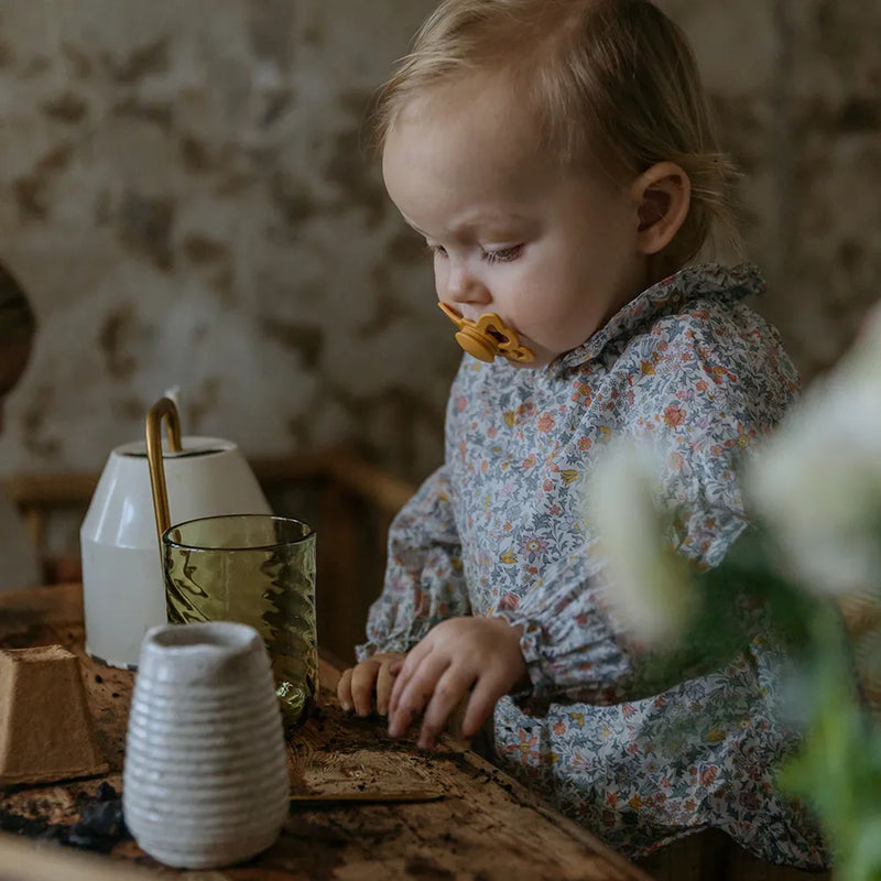FRIGG Anatomical Pacifier - Butterfly Silicone Size 2 - Pretty In Peach