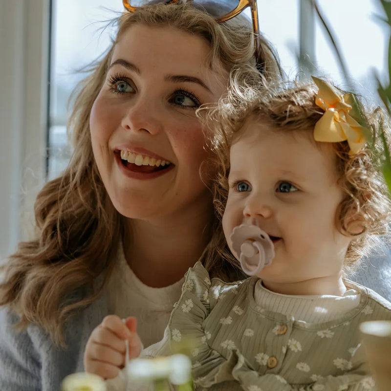 FRIGG Round Pacifier - Daisy Latex Size 1 - Blush