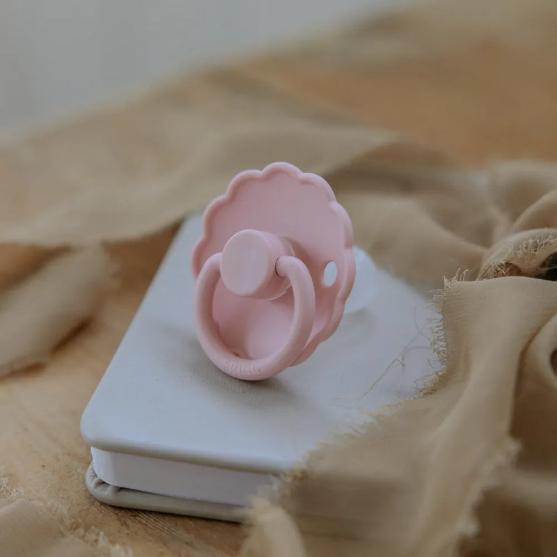 FRIGG Round Pacifier - Daisy Silicone Size 1 - Baby Pink