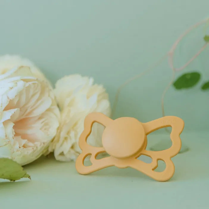 FRIGG Anatomical Pacifier - Butterfly Silicone Size 2 - Pale Daffodil