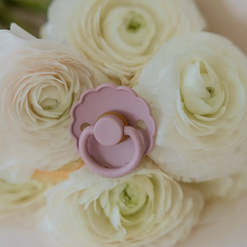 FRIGG Round Pacifier - Daisy Latex Size 1 - Soft Lilac