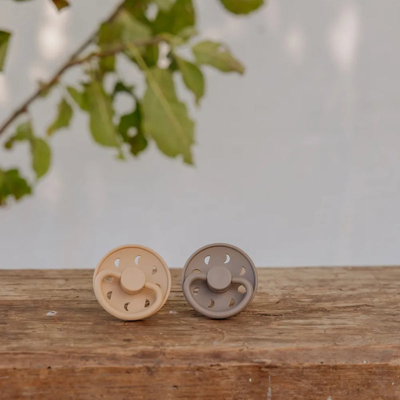 FRIGG Round Pacifier - Moon Phase Silicone Size 1 - Portobello