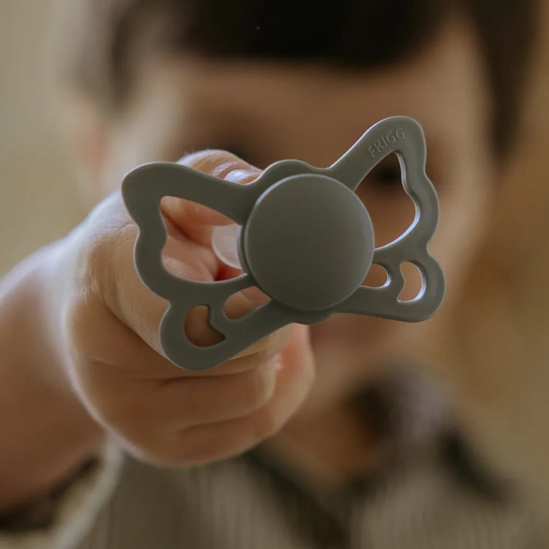 FRIGG Anatomical Pacifier - Butterfly Silicone Size 1 - Portobello