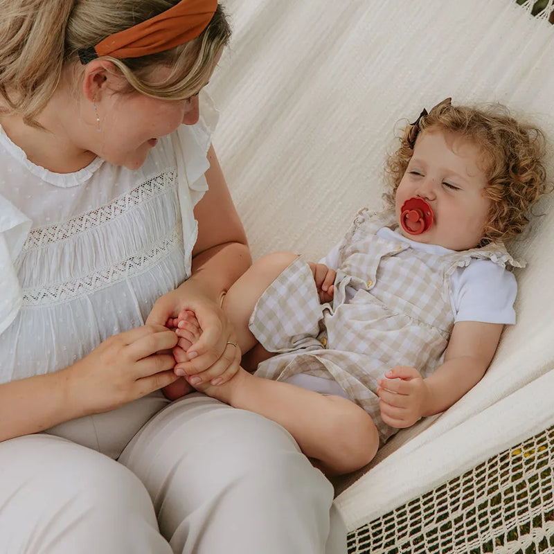 FRIGG Round Pacifier - Daisy Silicone Size 1 - Scarlet