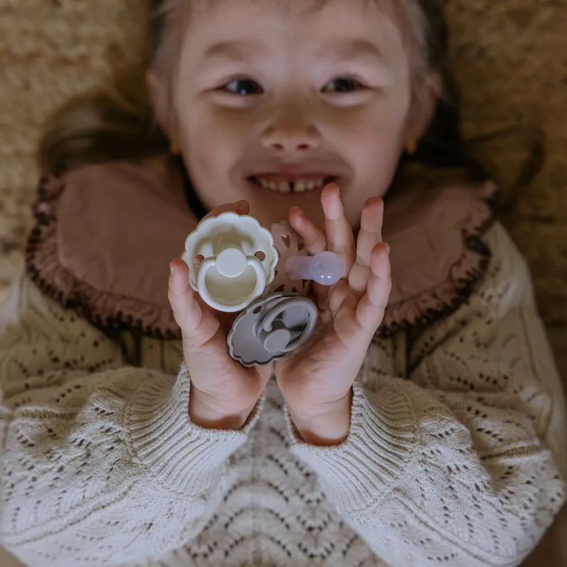 FRIGG Round Pacifier - Daisy Silicone Size 1 - Cream
