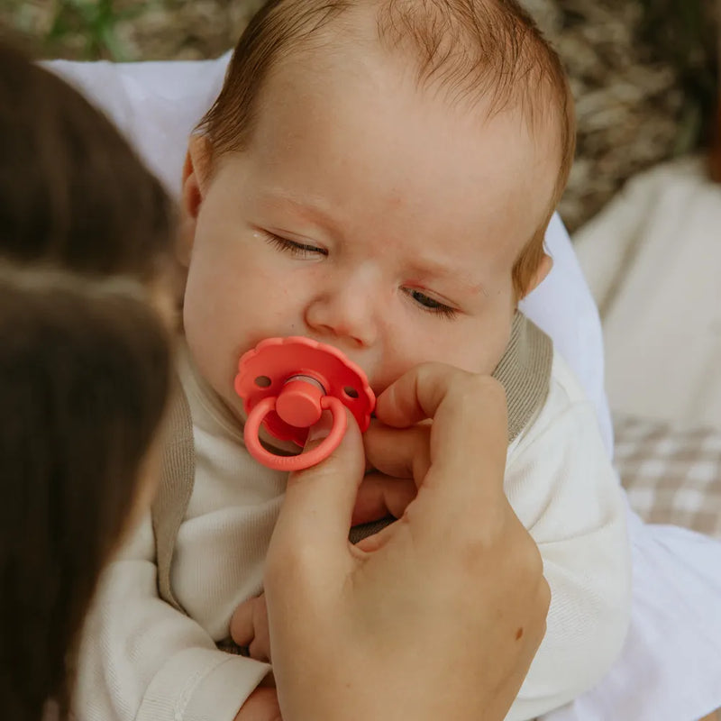 FRIGG Round Pacifier - Daisy Silicone Size 1 - Poppy