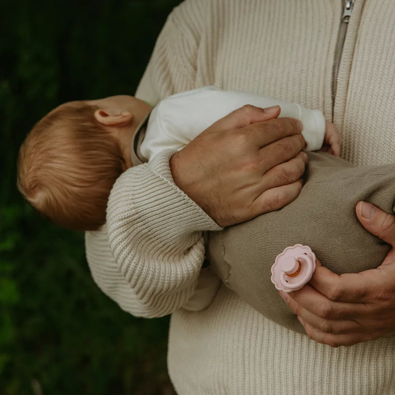FRIGG Round Pacifier - Daisy Latex Size 1 - Baby Pink