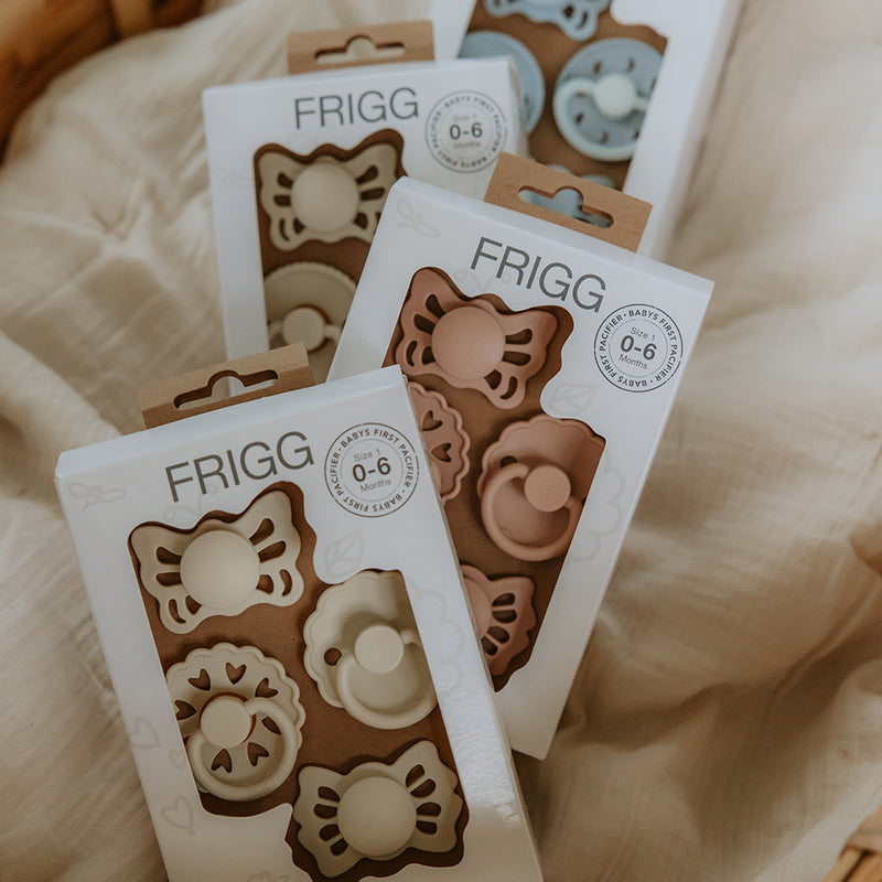 FRIGG Baby's First Pacifier - 4-Pack Floral Heart - Cream