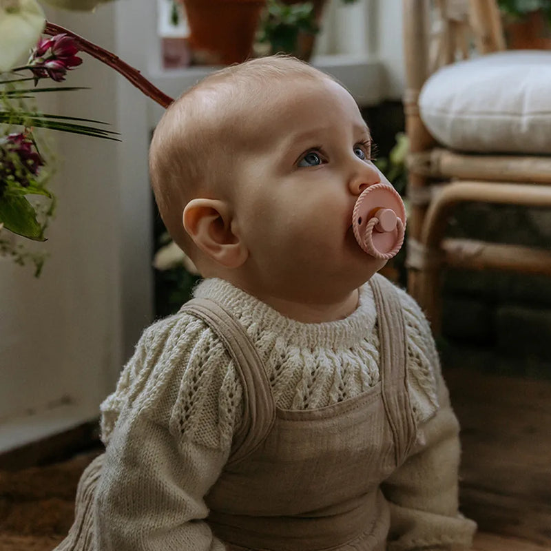 FRIGG Round Pacifier - Rope Latex Size 2 - Baby Pink