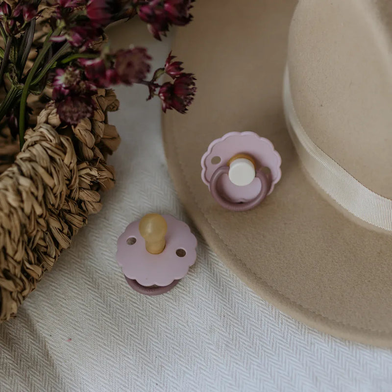 FRIGG Round Pacifier - Daisy Silicone Size 1 - Lavender Haze