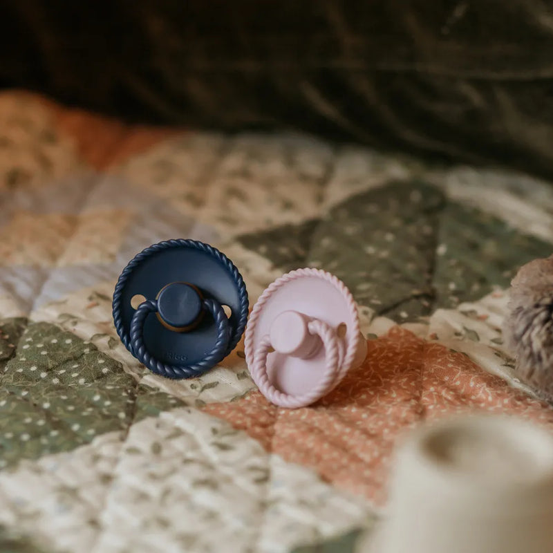 FRIGG Round Pacifier - Rope Latex Size 1 - Dark Navy