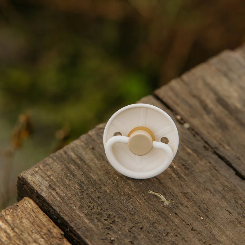 FRIGG Round Pacifier - Little Viking Latex Size 2 - Sigrid