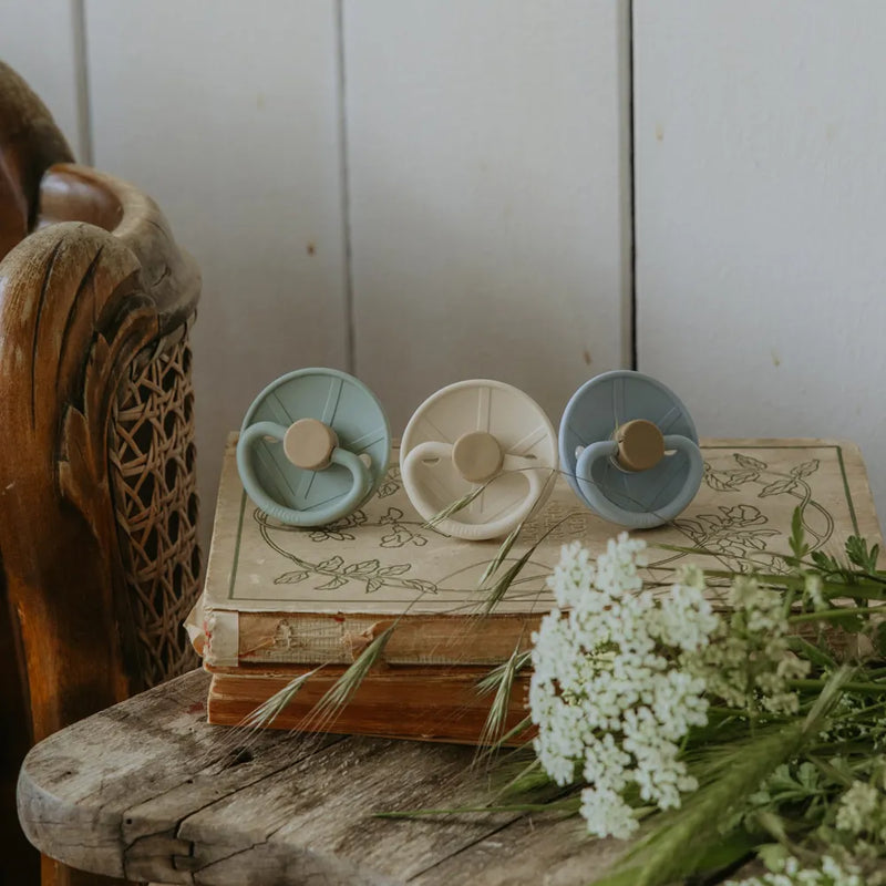 FRIGG Round Pacifier - Little Viking Latex Size 2 - Holger