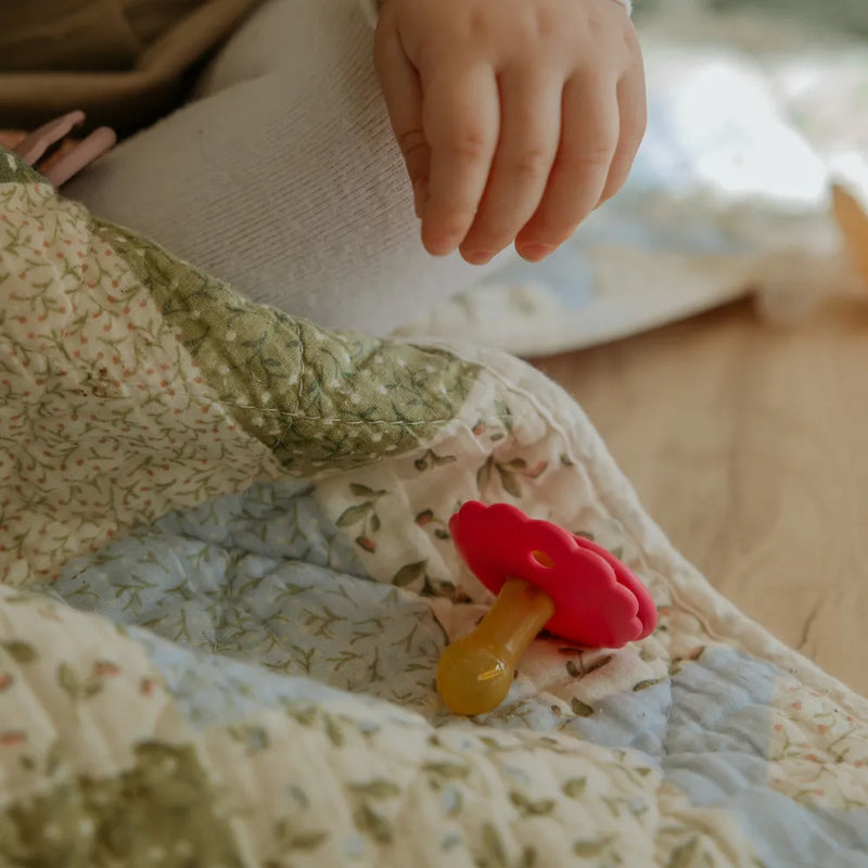 FRIGG Round Pacifier - Daisy Latex Size 1 - Fuchsia